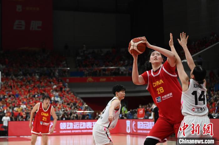 中国女篮在合肥热身赛大胜日本队九十三比六十