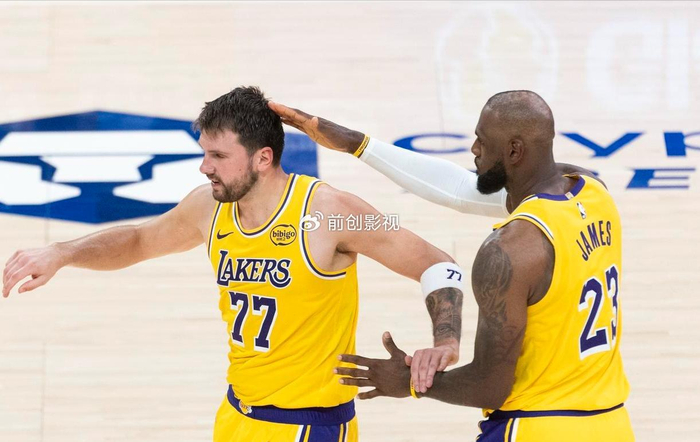 东契奇狂砍51分率湖人142-89大胜公牛，詹姆斯复出