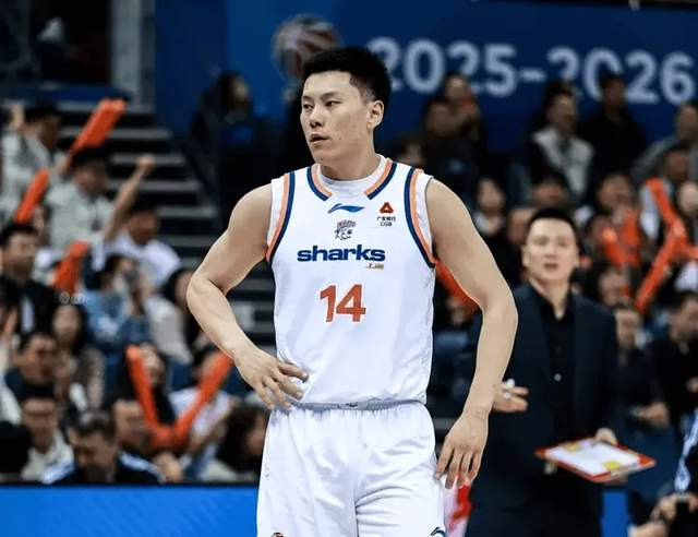 上海男篮客场力克山西 阵容深度彰显冠军相