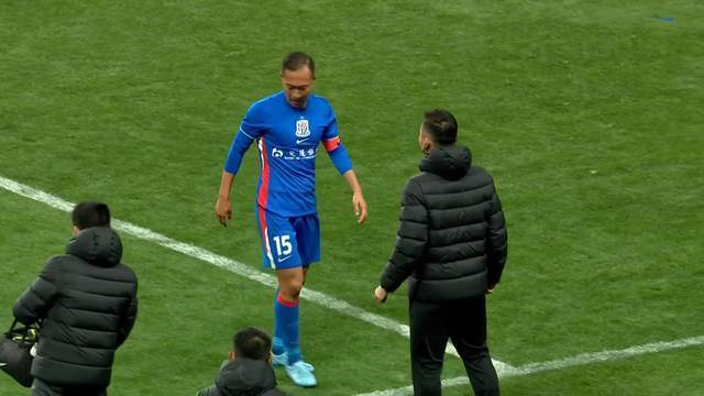 申花对阵国安关键战 吴启鹏成长成后防新星